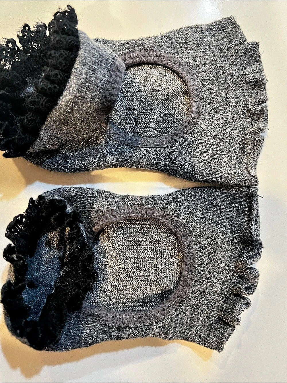 Yoga pilates grip socks Gray & Black Lace Trim Set Like New toesox